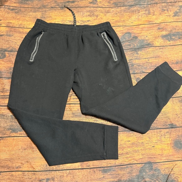 Dynamic Fleece Tapered Sweatpants - Picture 3 of 7